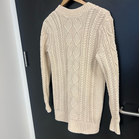 L.L.Bean Signature M cotton cable knit V-Neck sweater in excellent used conditio - Picture 11 of 12